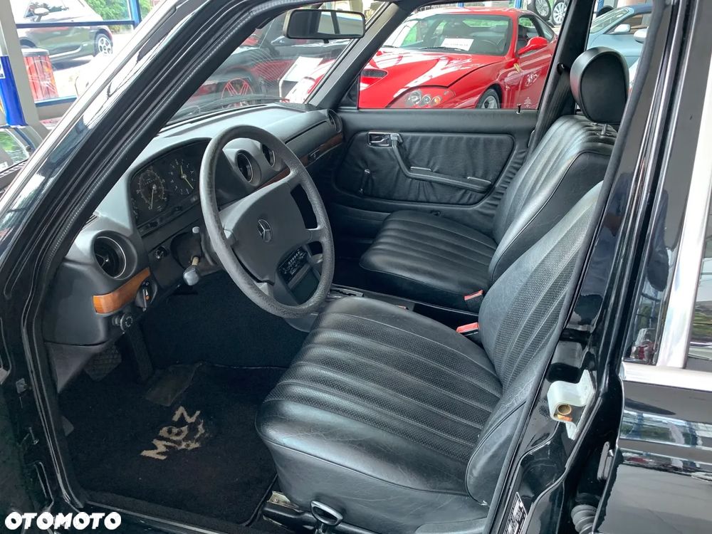 Mercedes-Benz W123 - 11