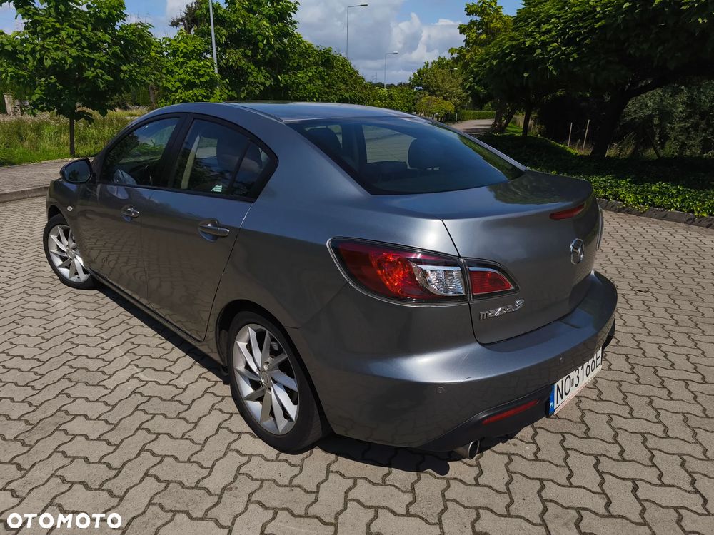 Mazda 3 2.0 Exclusive + - 4