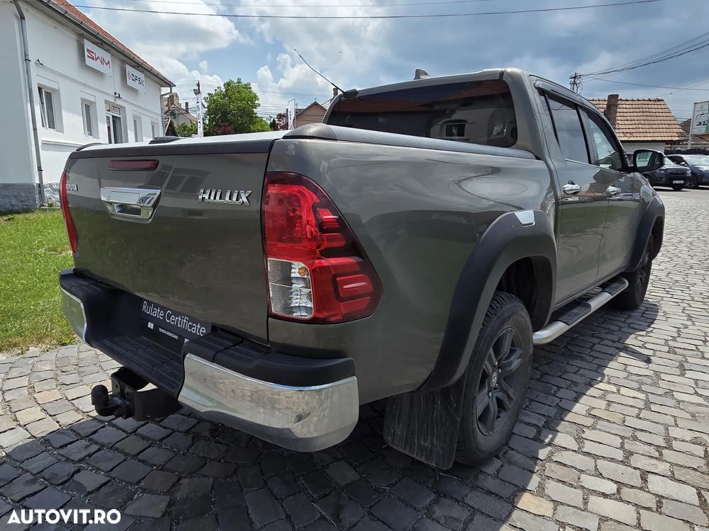 Toyota Hilux - 12