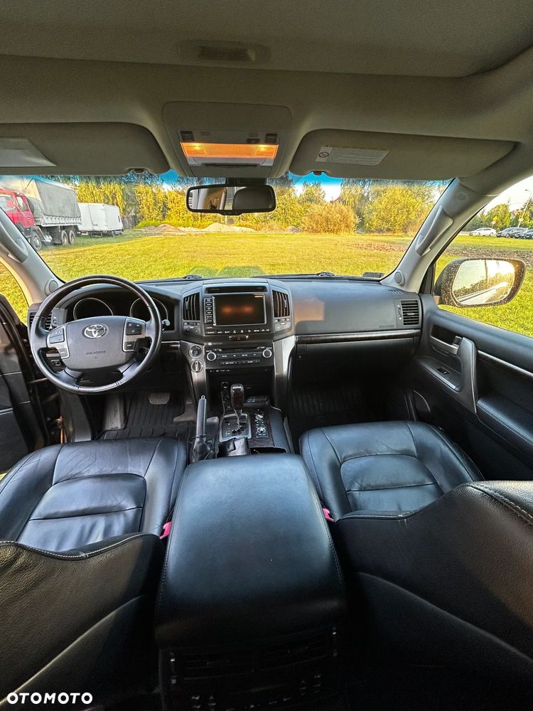 Toyota Land Cruiser - 6
