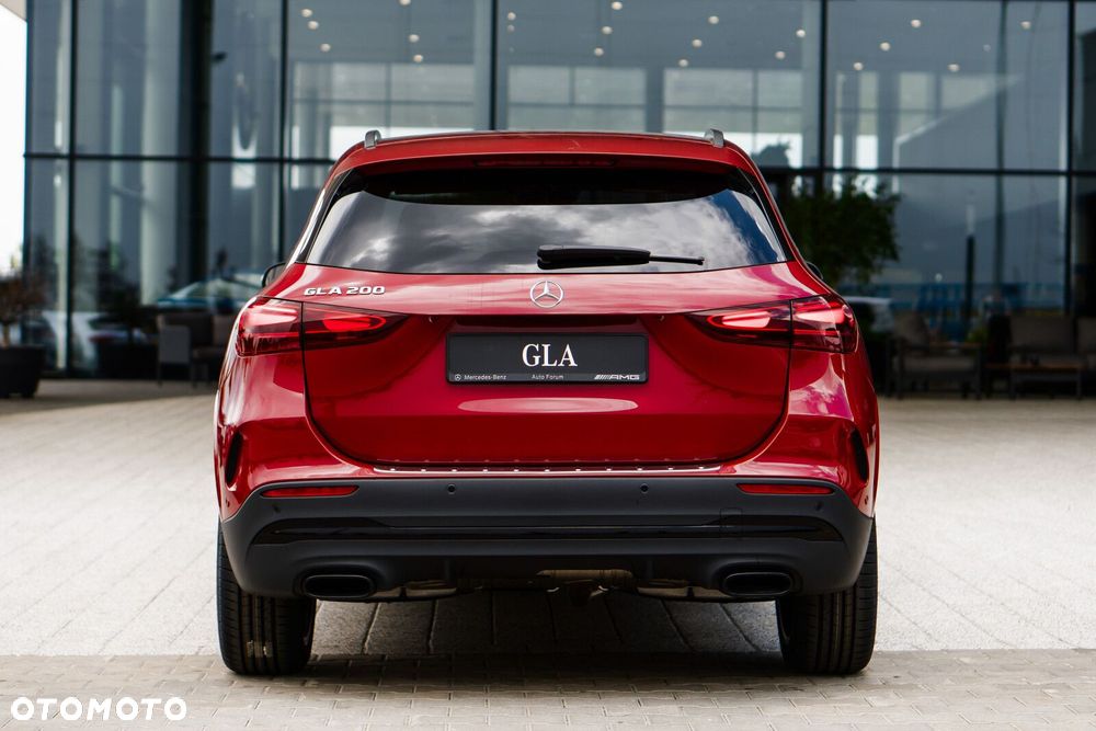 Mercedes-Benz GLA - 9