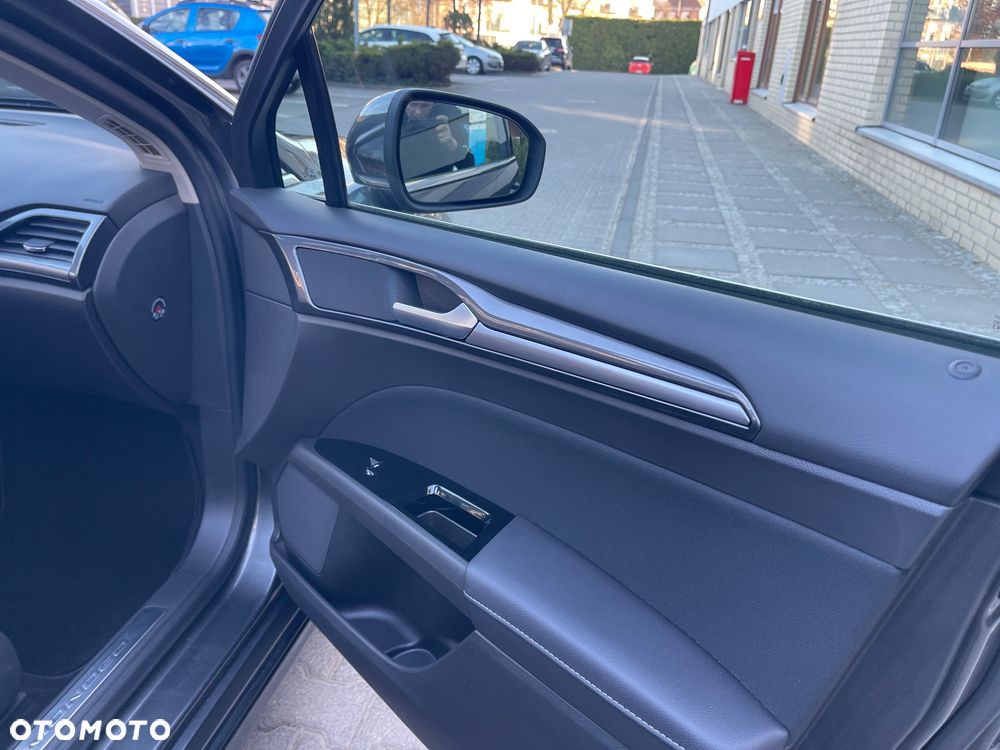 Ford Mondeo - 28
