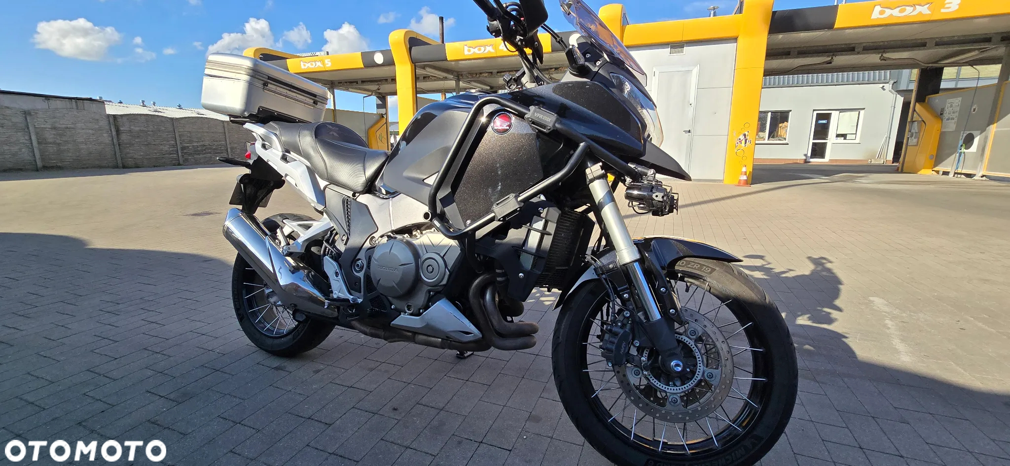 Honda VFR - 3