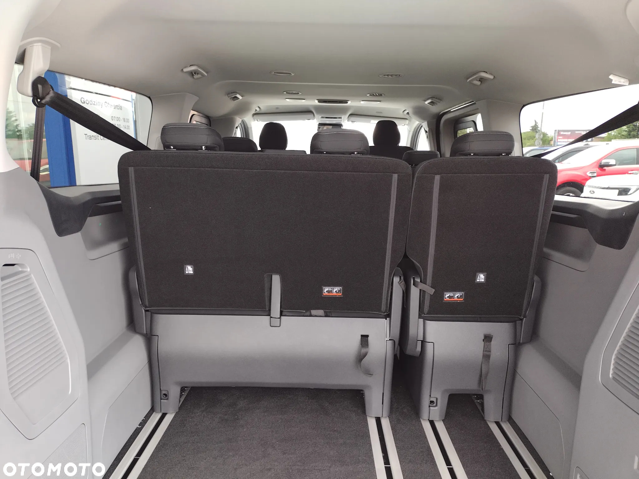 Ford Tourneo Custom 2.0 EcoBlue 320 L2 Titanium - 4