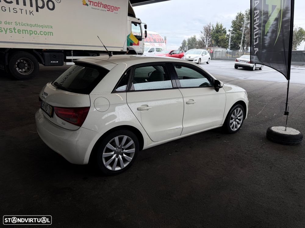 Audi A1 Sportback 1.6 TDI Business Line - 6