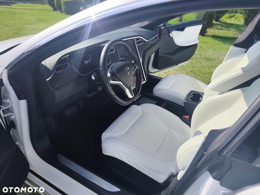 Tesla Model S - 13