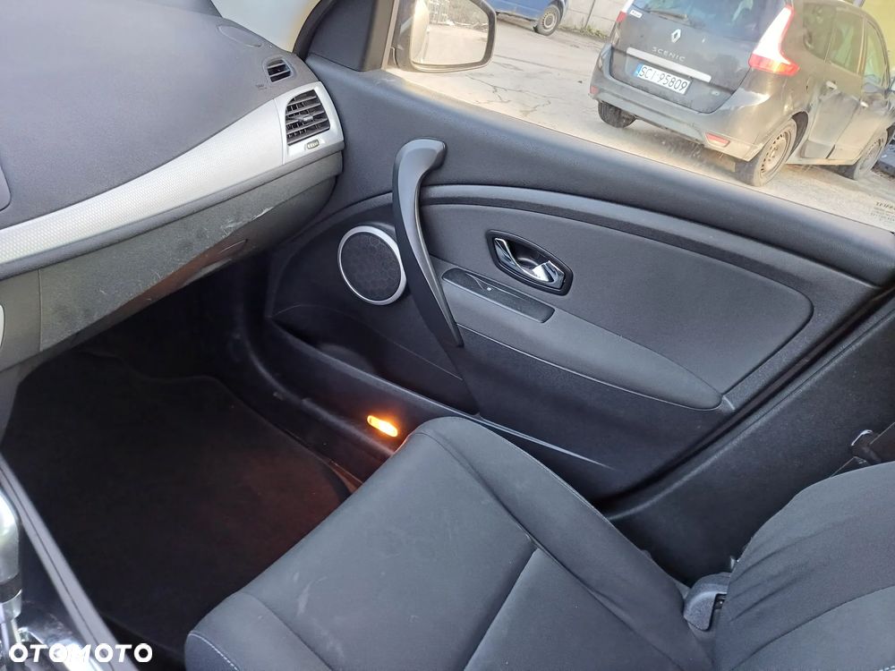 Renault Megane 1.5 dCi Dynamique EDC - 10