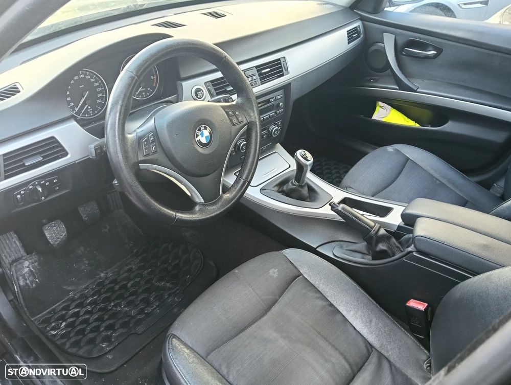 BMW 320 d Sport - 9