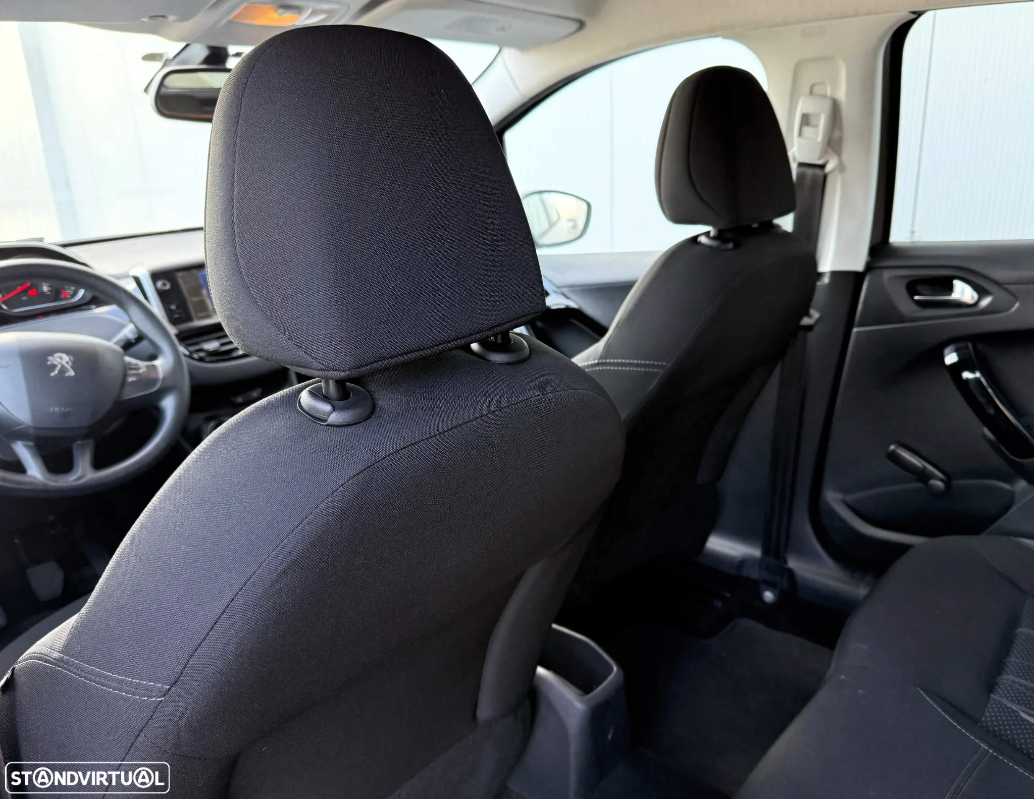 Peugeot 208 1.2 VTi Allure - 24