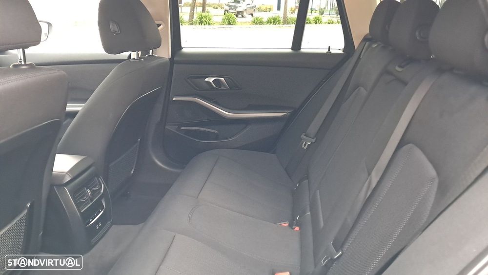 BMW 330 e Corporate Edition Auto - 37