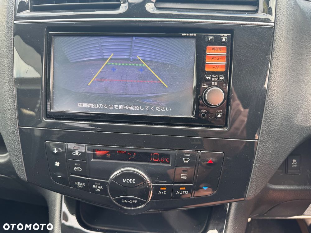 Nissan Serena - 26