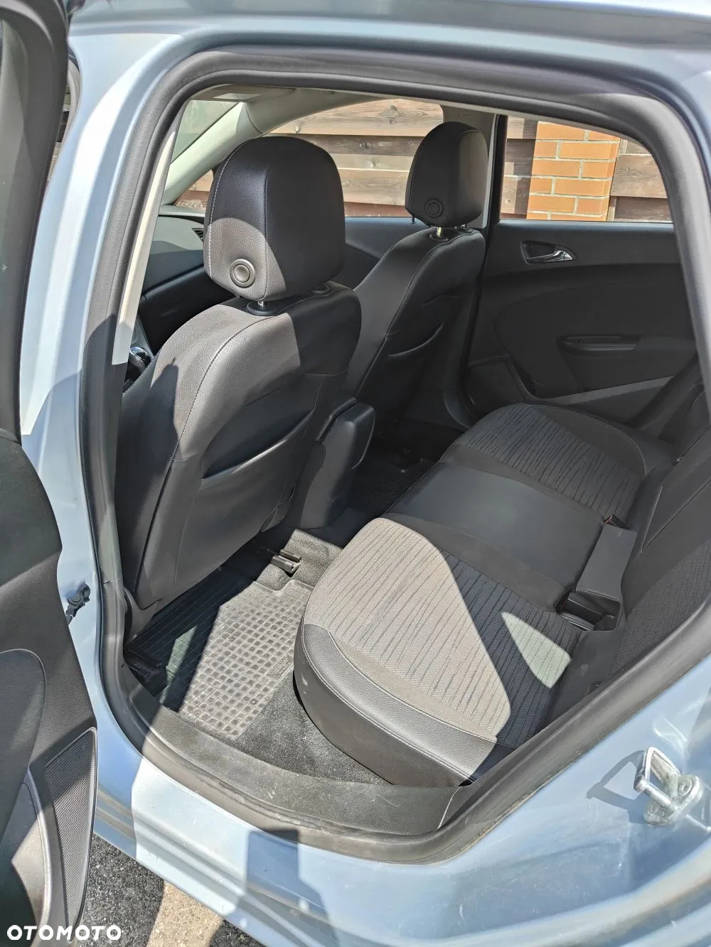 Opel Astra IV 1.4 T Business EU6 - 6