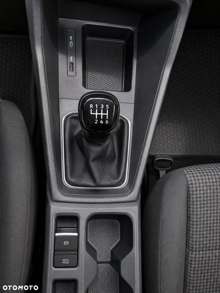 Volkswagen Caddy Cargo silnik: 2,0 l TDI EU6 SCR  75 kW skrzynia biegów: manualna 6 -biegowa rozstaw osi: 2755 mm - 12