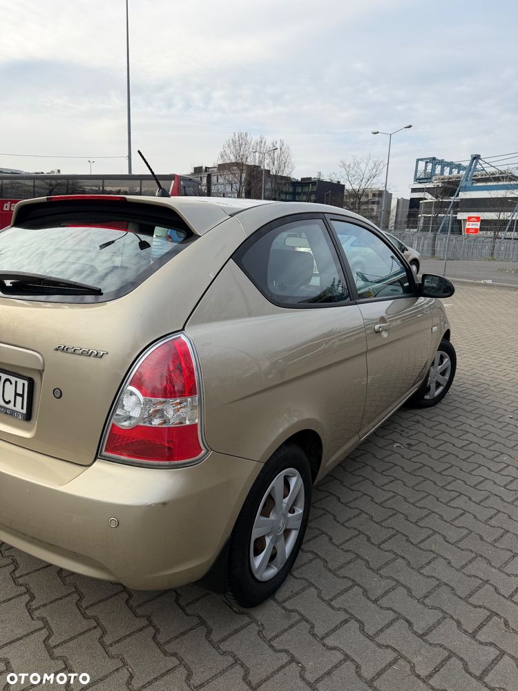 Hyundai Accent 1.6 Style A/C - 6