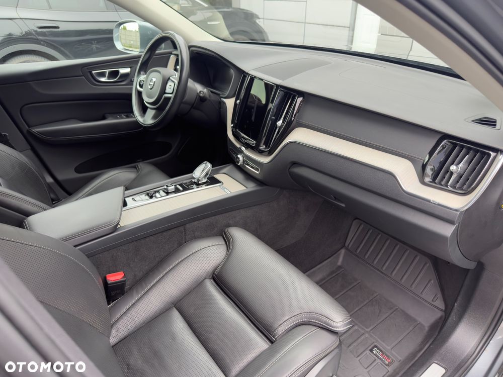 Volvo XC 60 B5 D AWD Inscription - 8