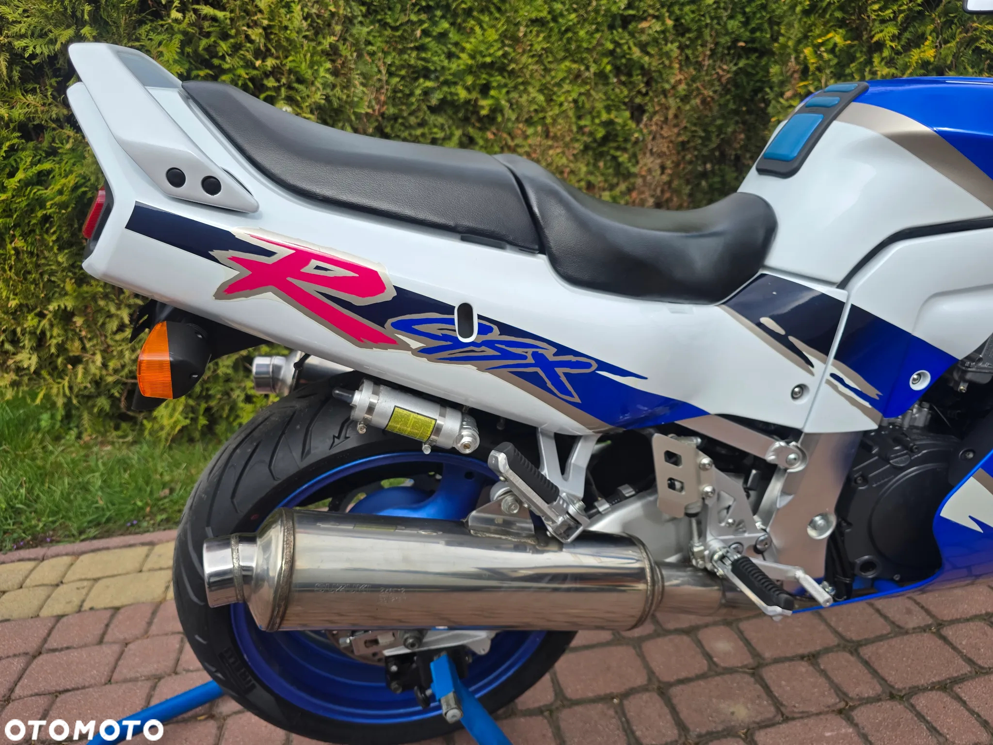 Suzuki GSX-R - 11