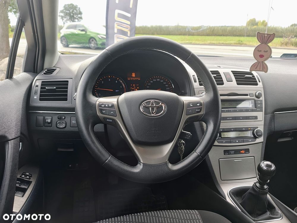 Toyota Avensis - 20