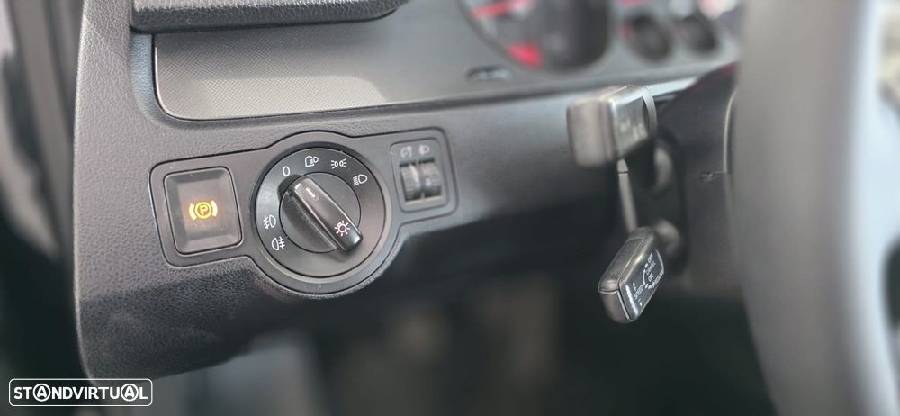 VW Passat Variant 2.0 TDI Confortline - 8