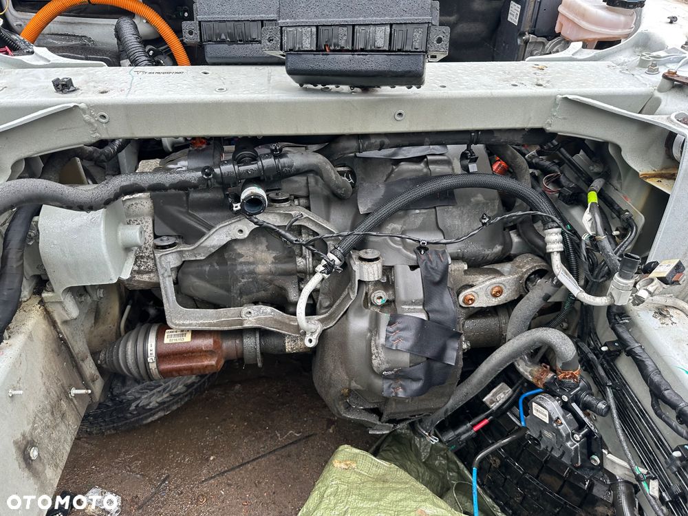 1035000-00-F SILNIK ELEKTRYCZNY PRZÓD TESLA MODEL S.