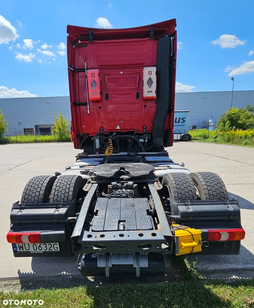 Mercedes-Benz Actros - 11