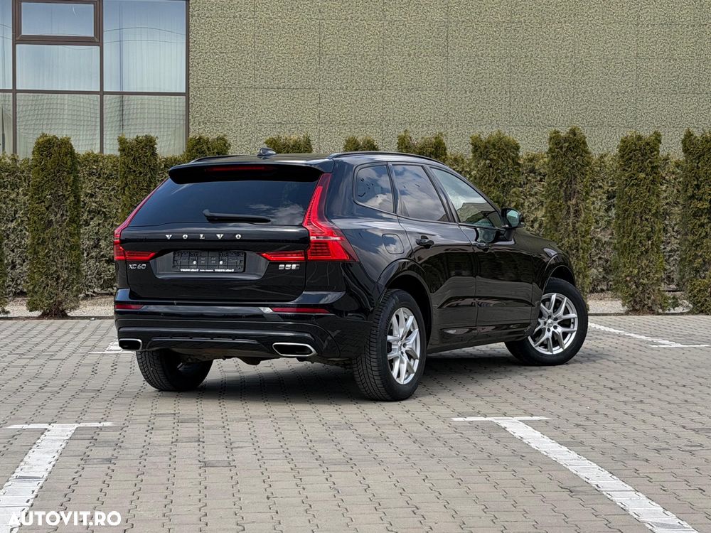Volvo XC 60 B5 MHEV AWD R-Design - 19