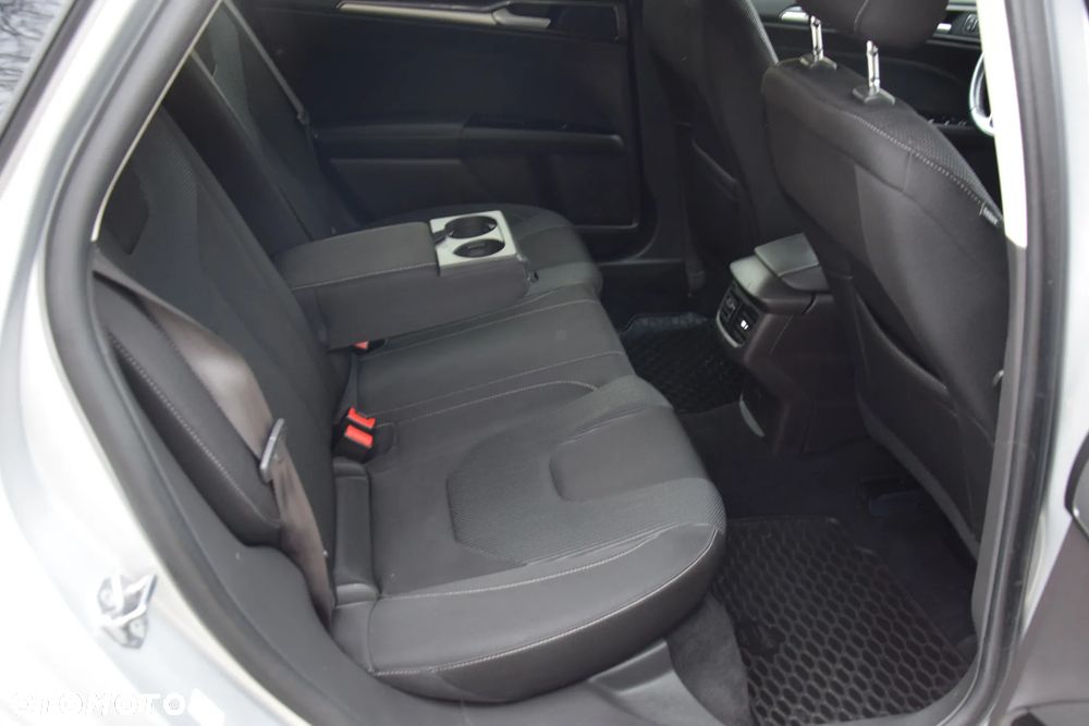 Ford Mondeo - 27