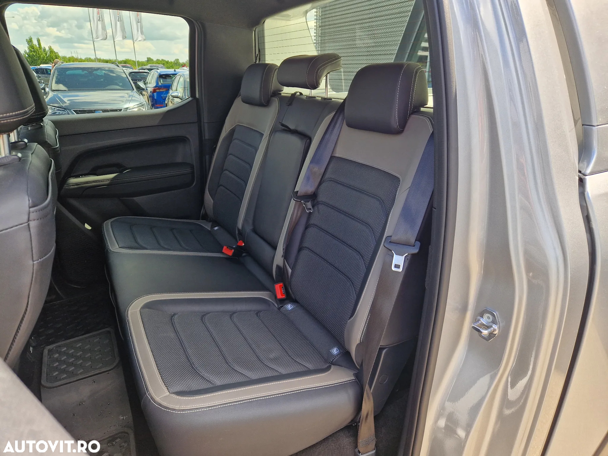 Volkswagen Amarok 3.0 TDI 241 CP 4M 10AT Aventura - 7