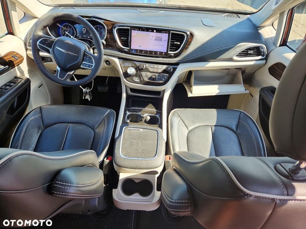 Chrysler Pacifica - 9