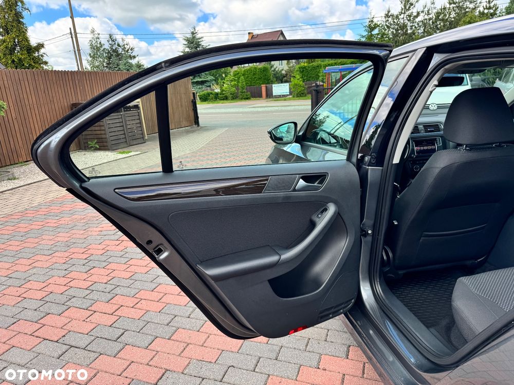Volkswagen Jetta 2.0 TDI DPF BMT Highline - 25