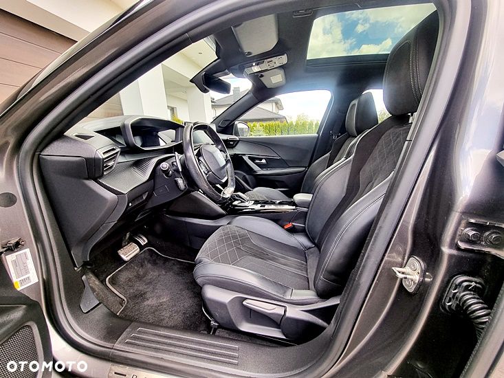 Peugeot 2008 PureTech 130 EAT8 GT - 16