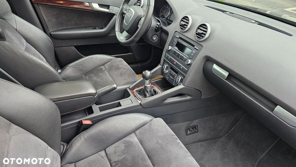 Audi A3 Sportback 2.0 TDI DPF Attraction - 24