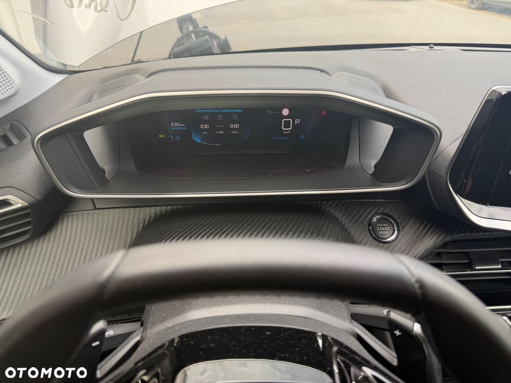 Peugeot 208 - 11