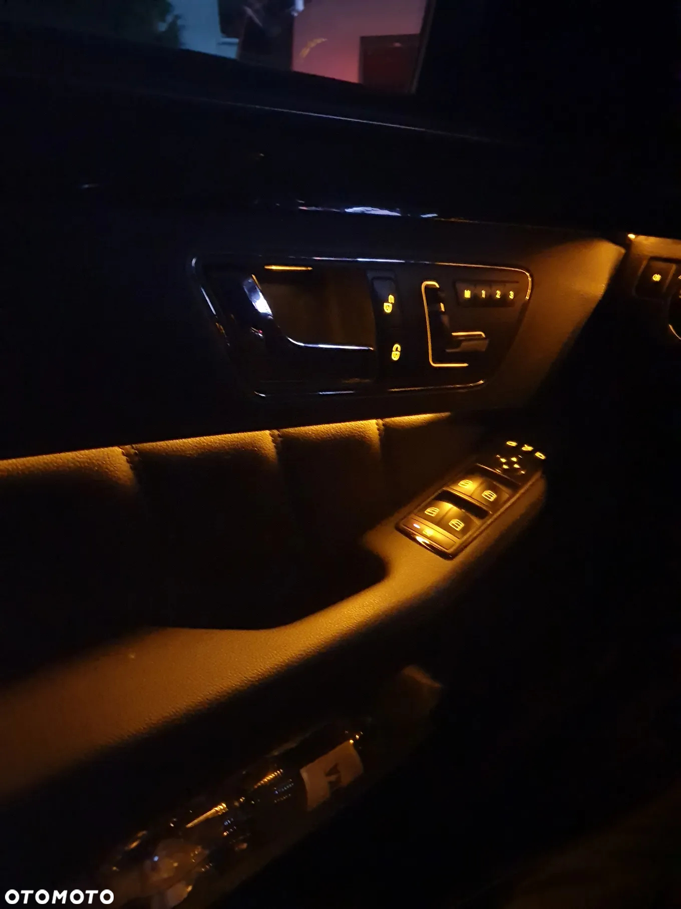 Mercedes-Benz Klasa E 350 T CDI DPF 4Matic BlueEFFICIENCY 7G-TRONIC Avantgarde - 27