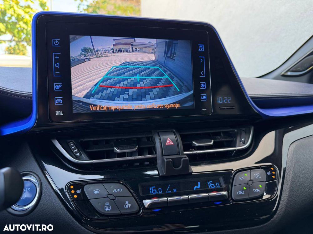 Toyota C-HR - 11