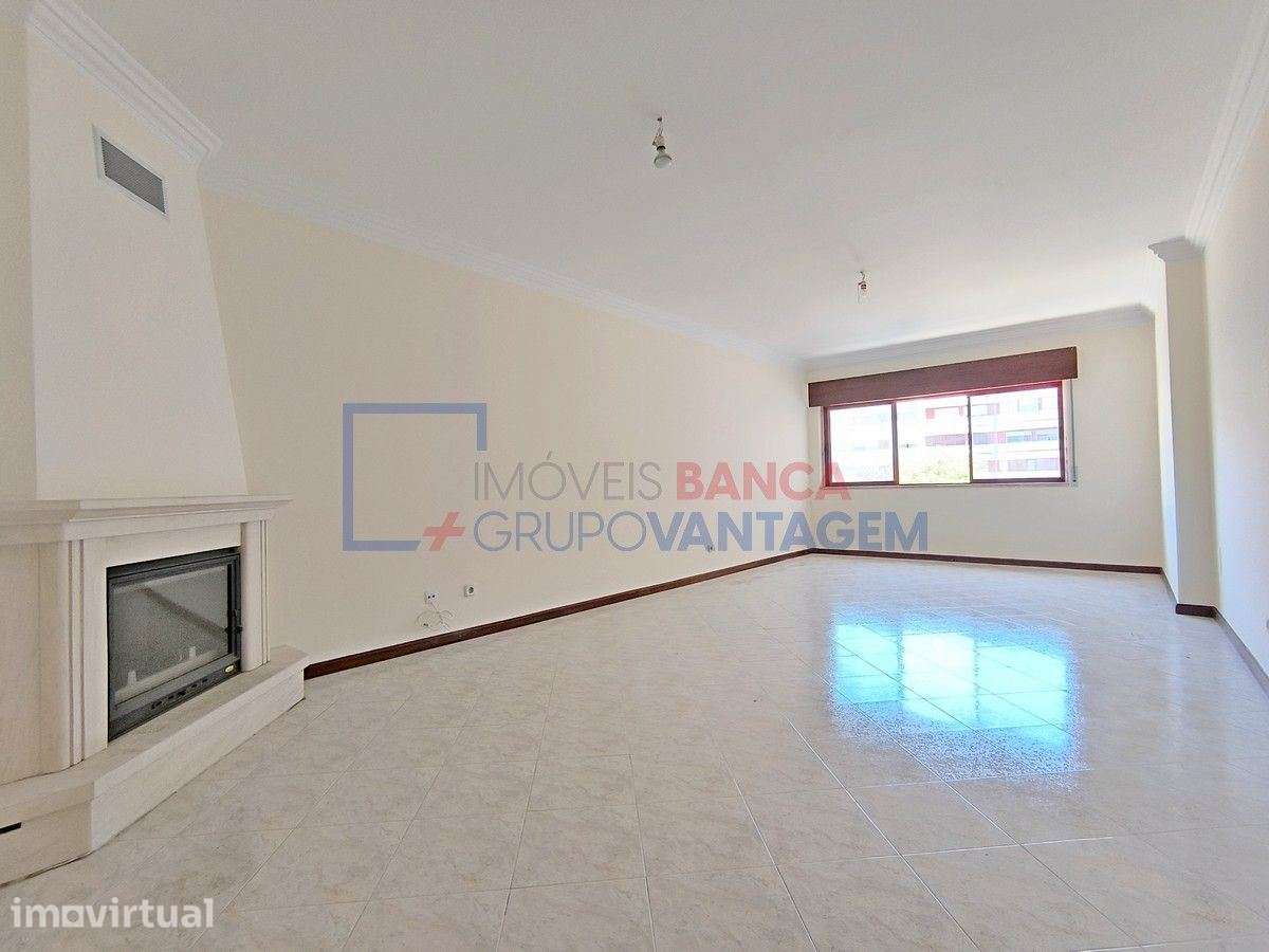 Apartamento T2 com parqueamento - Cavaleira - Mem Martins - Grande imagem: 3/30