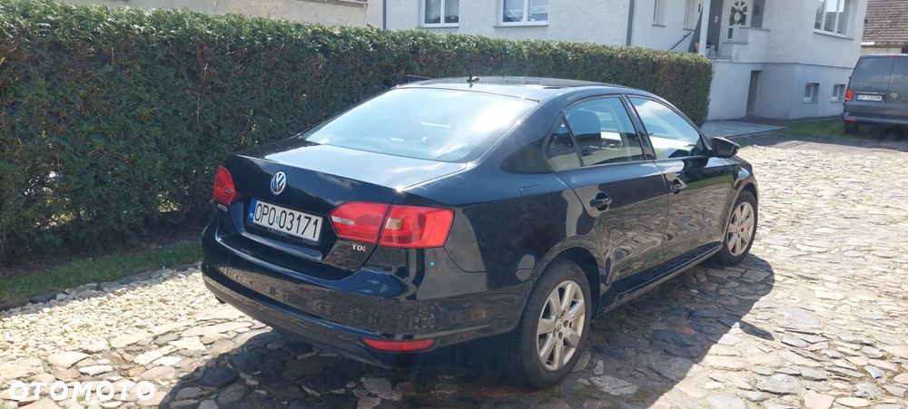 Volkswagen Jetta 1.6 TDI Trendline - 4