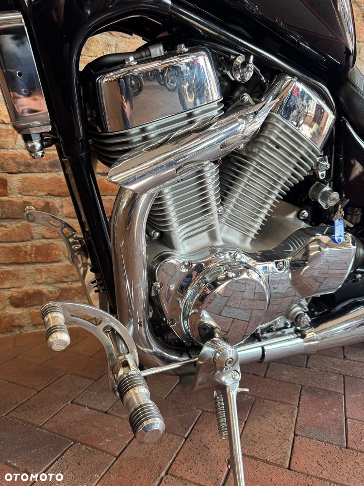 Suzuki Intruder - 17