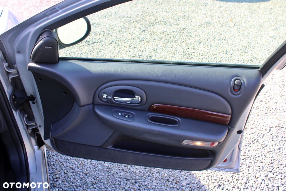 Chrysler 300M - 20