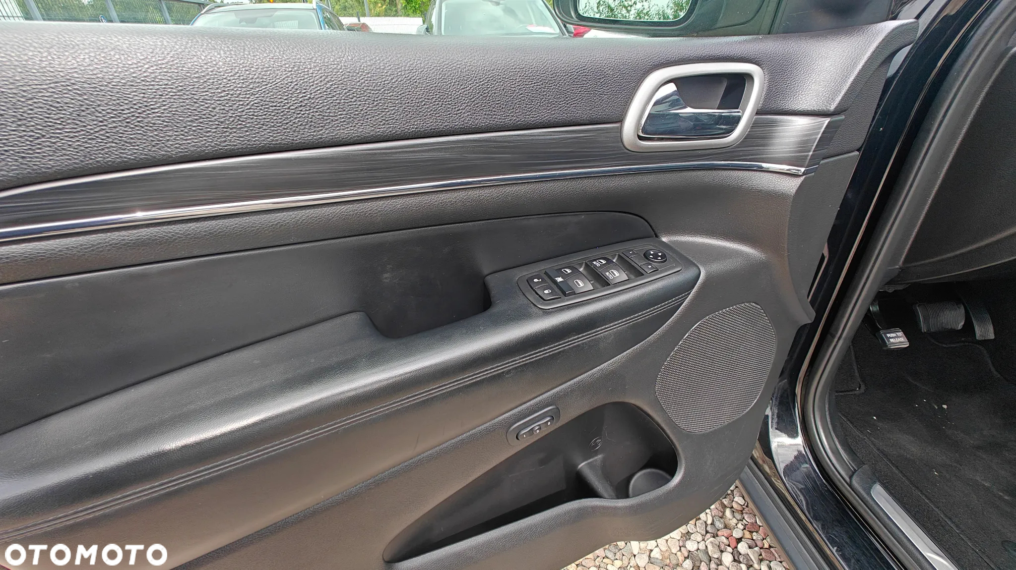 Jeep Grand Cherokee - 19