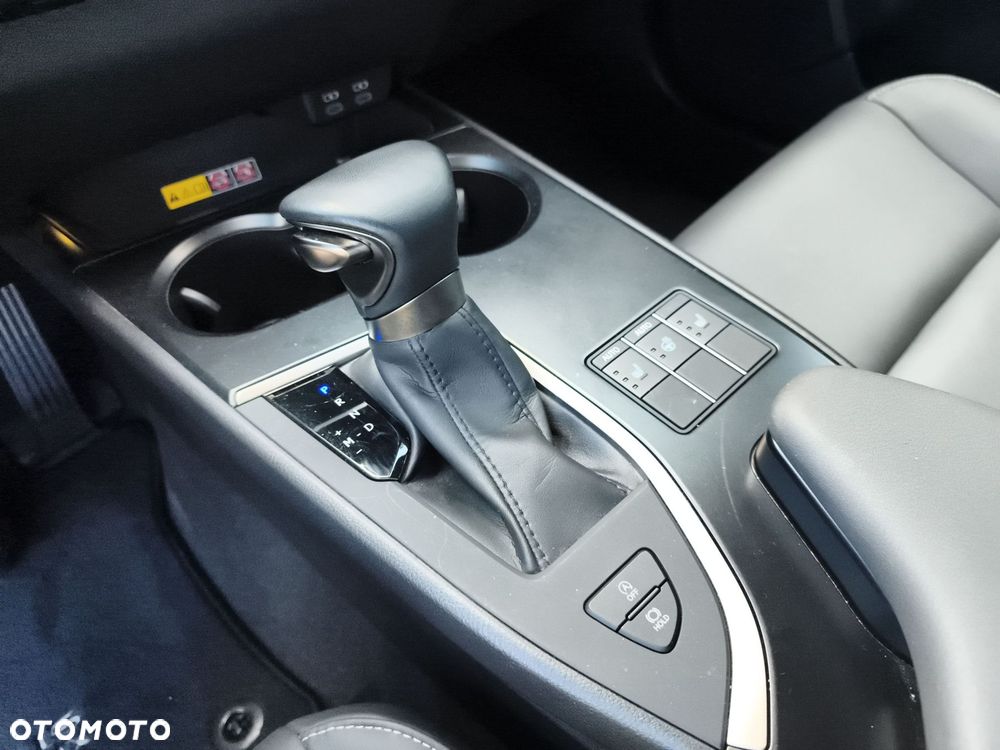 Lexus UX 200 GPF F Sport Design 2WD - 24