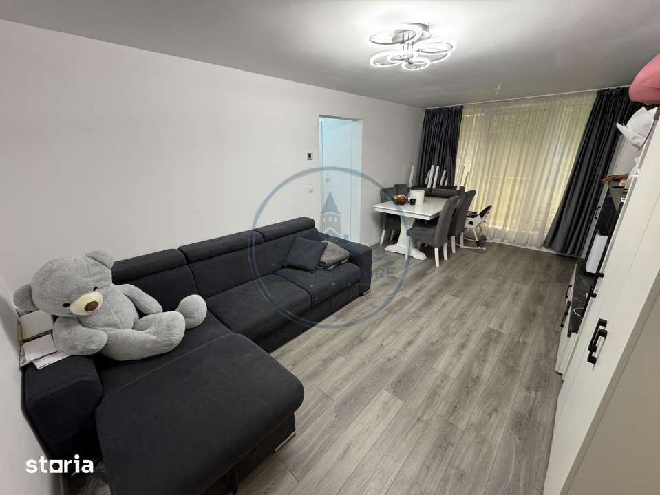 Apartament cu 3 camere de vanzare in Nasaud - zona centrala, parter — fotografia 3