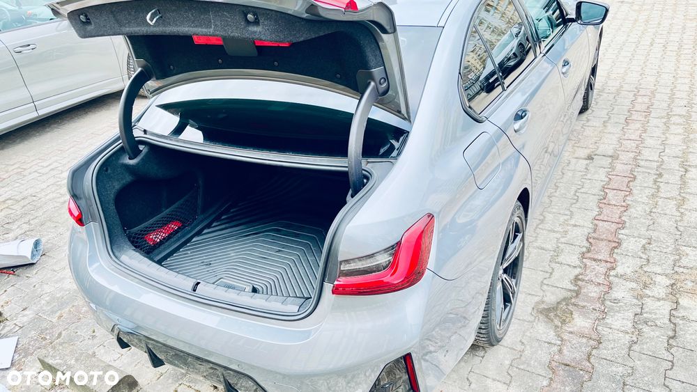 BMW Seria 3 318i M Sport sport - 30