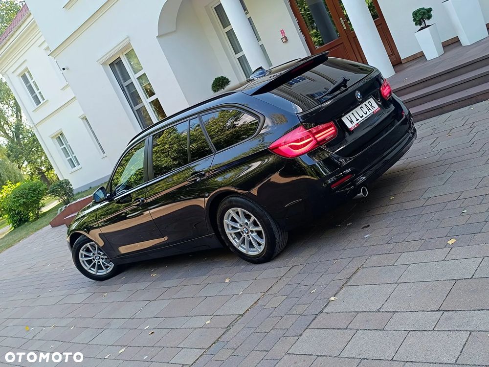 BMW Seria 3 318d Touring - 11