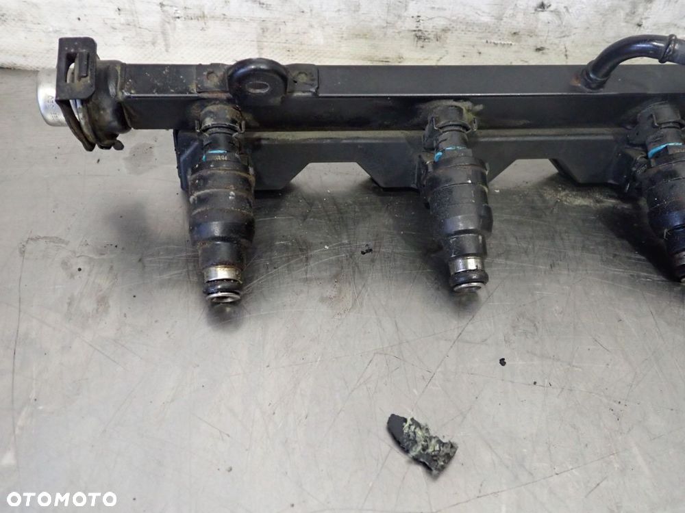 LISTWA WTRYSKOWA BMW E36 316I 1734355 - 2