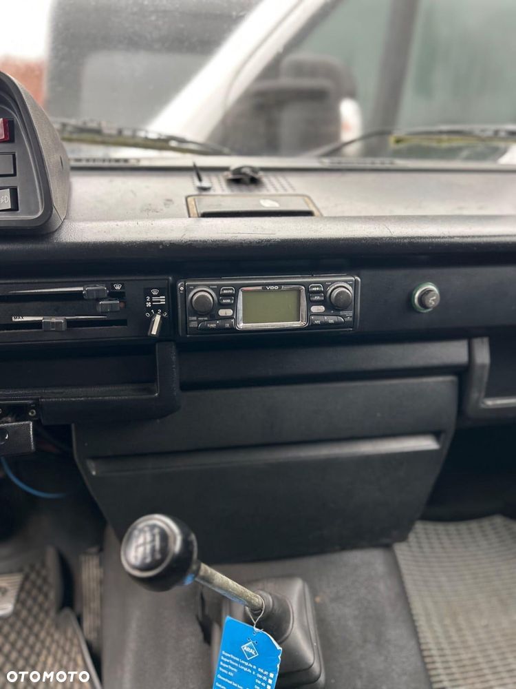 Volkswagen Transporter Caravelle CL 255 592/Z04 - 4