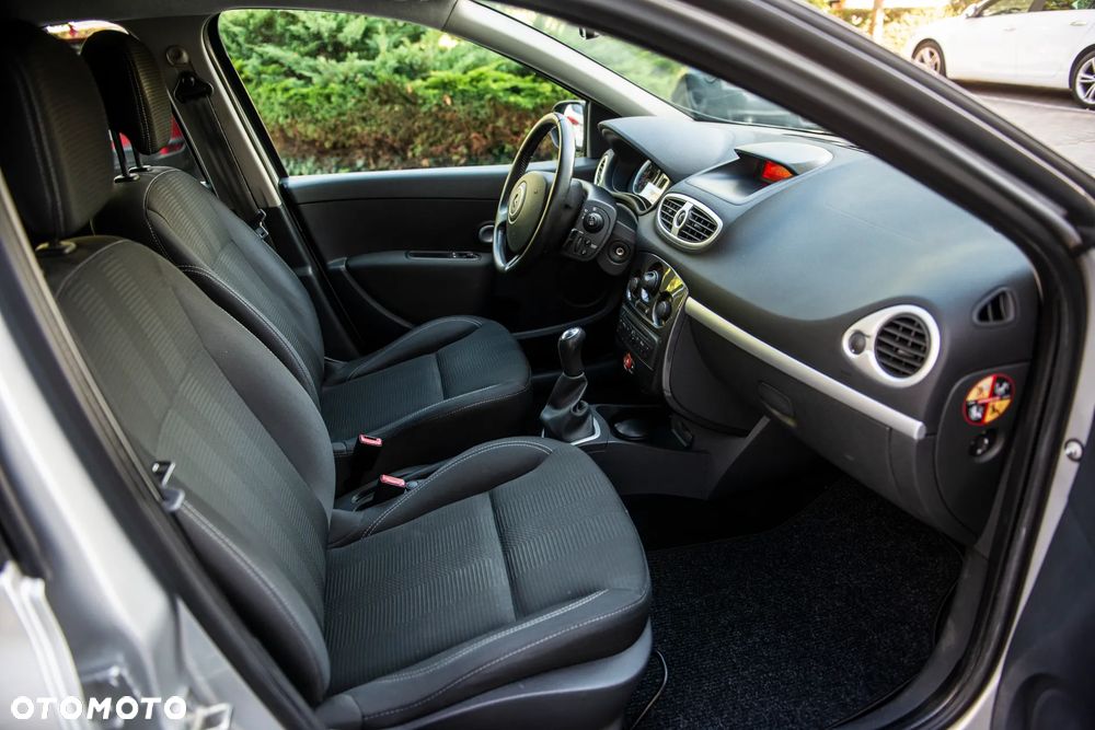 Renault Clio 1.2 16V Dynamique - 24