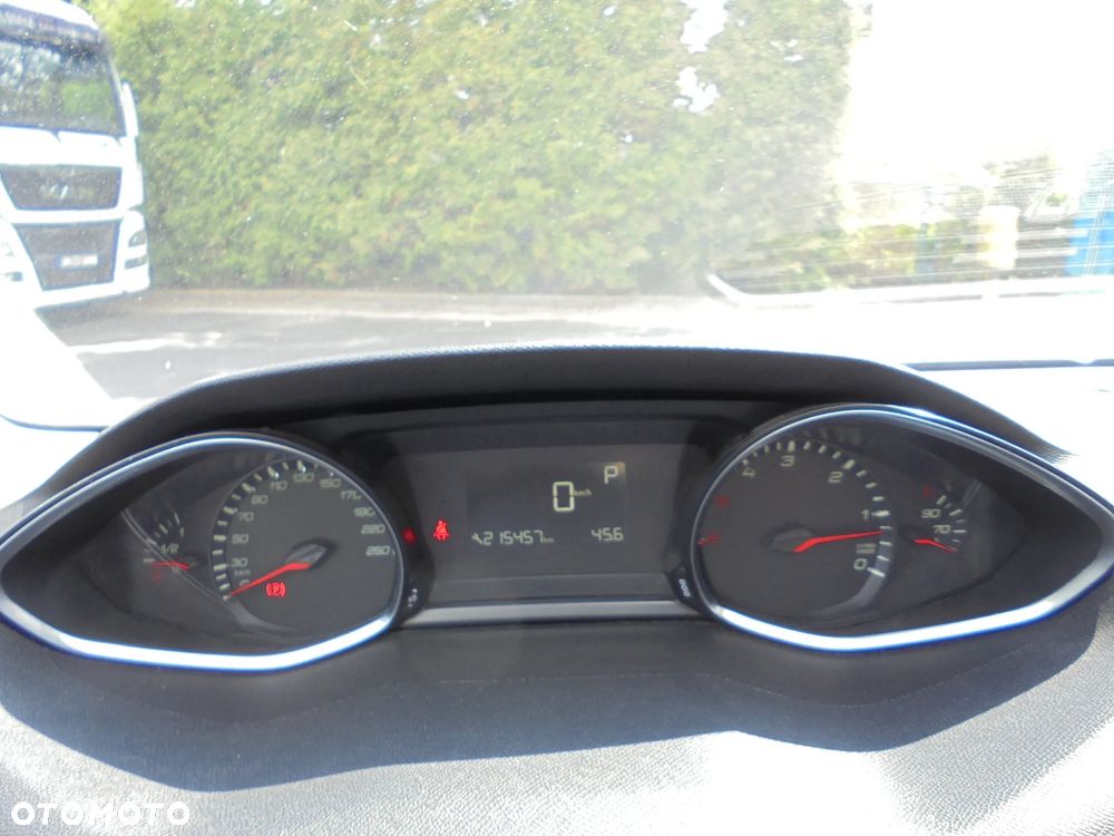 Peugeot 308 SW BlueHDi 150 Automatik Stop & Start Allure - 29