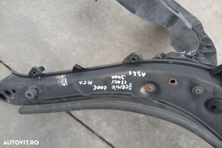 Trager / Calandru 8200137495 8200137496 8200137495 8200137496 Renault - 5