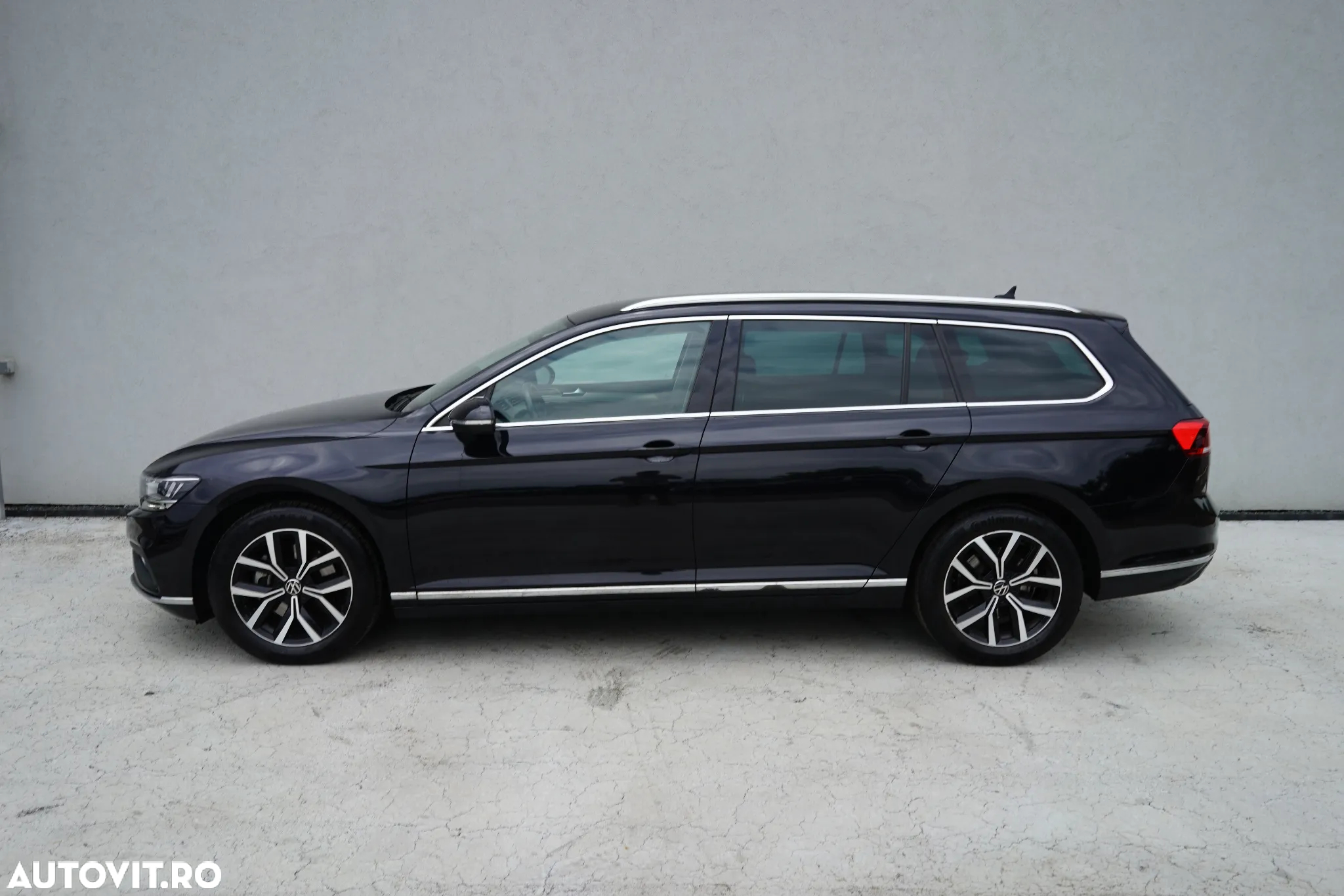 Volkswagen Passat Variant 2.0 TDI 4Mot DSG Highline - 3