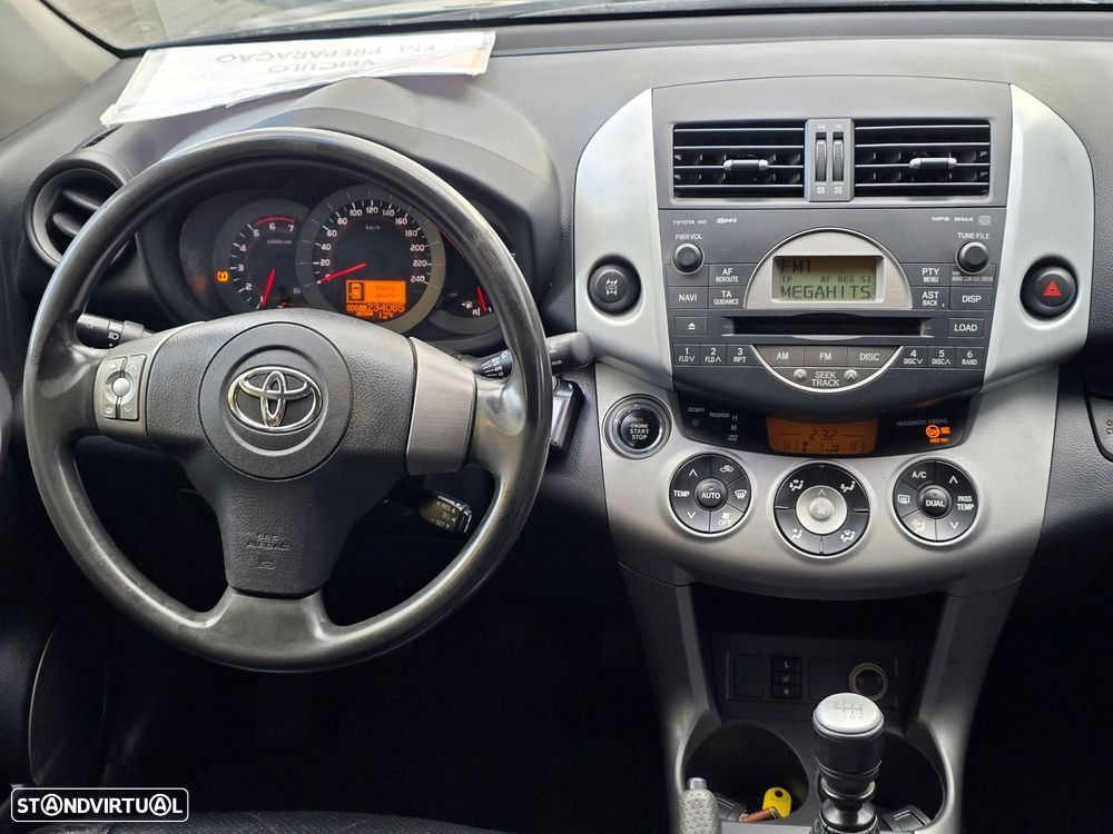 Toyota RAV4 2.2 D-4D X - 7